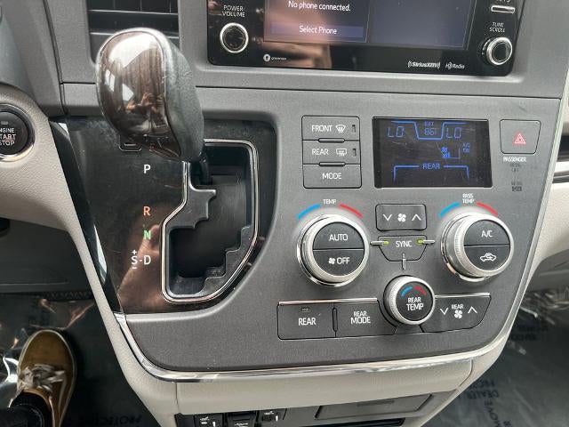 2018 Toyota Sienna XLE 8 Passenger