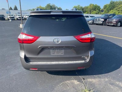2018 Toyota Sienna XLE 8 Passenger