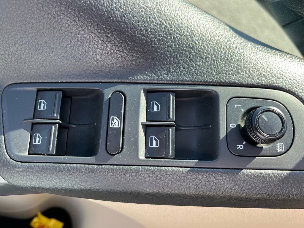 2018 Volkswagen Tiguan Limited 2.0T 4Motion