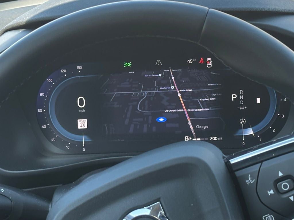 2024 Volvo XC40 B5 Plus Bright Theme