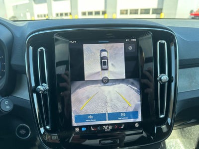 2024 Volvo XC40 B5 Plus Bright Theme