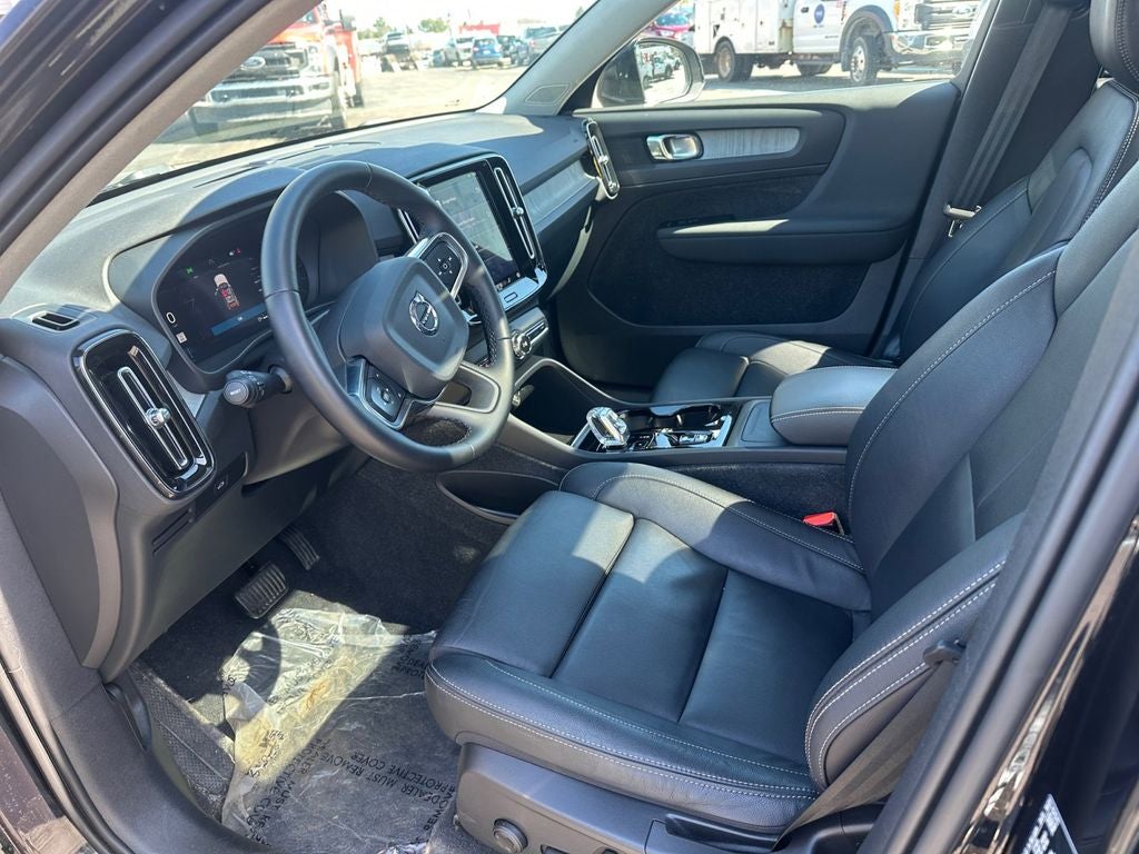 2024 Volvo XC40 B5 Plus Bright Theme