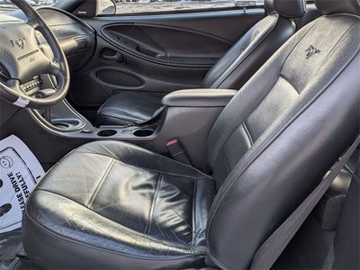 2004 Ford Mustang V6 Deluxe