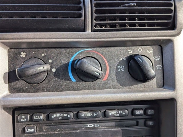 2004 Ford Mustang V6 Deluxe