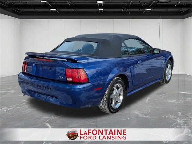 2004 Ford Mustang V6 Deluxe