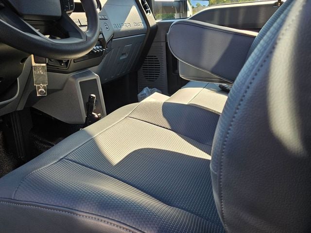 2025 Ford F-750SD Base XL