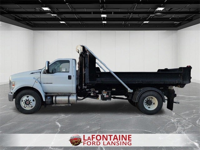 2025 Ford F-750SD Base XL