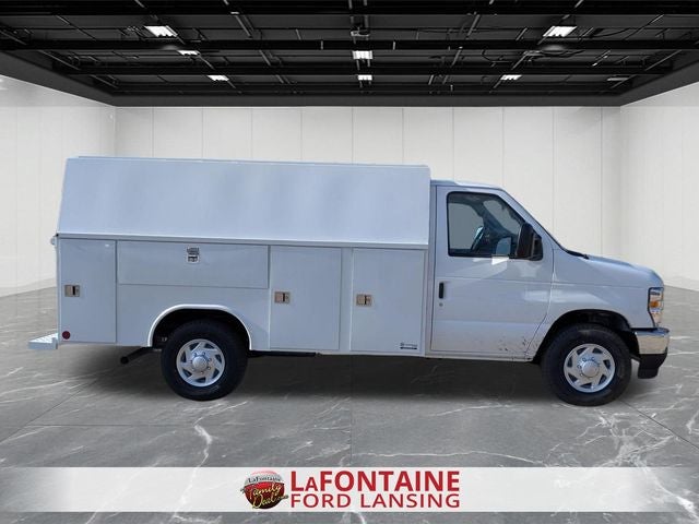 2027 Ford E-350SD Base Cutaway