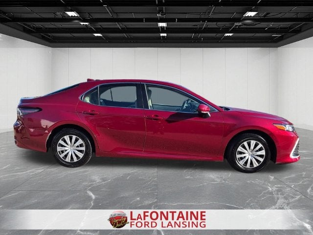2022 Toyota Camry Hybrid LE