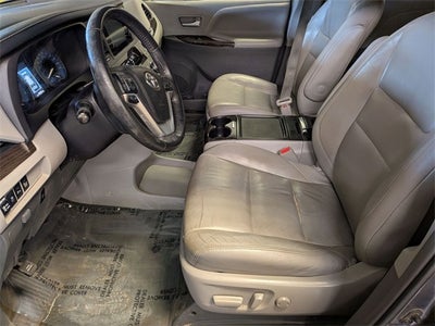 2017 Toyota Sienna XLE