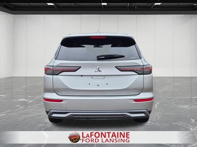 2025 Mitsubishi Outlander SE