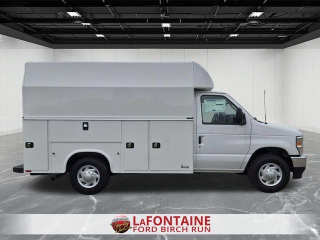 2027 Ford E-350SD Base Cutaway