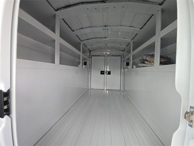 2026 Ford E-350SD Base Cutaway