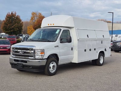 2027 Ford E-450SD Base ENCLOSED SERVICE BODY