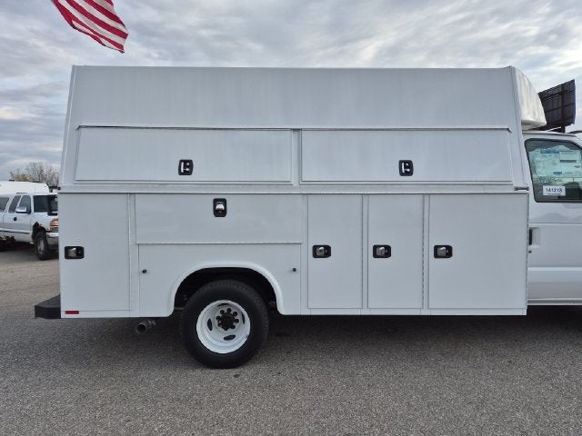 2027 Ford E-450SD Base ENCLOSED SERVICE BODY