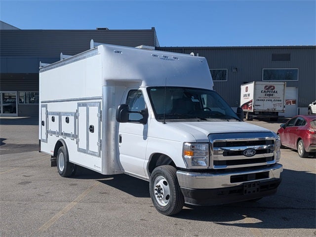 2026 Ford E-450SD Base
