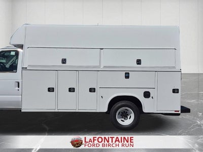 2027 Ford E-450SD Base