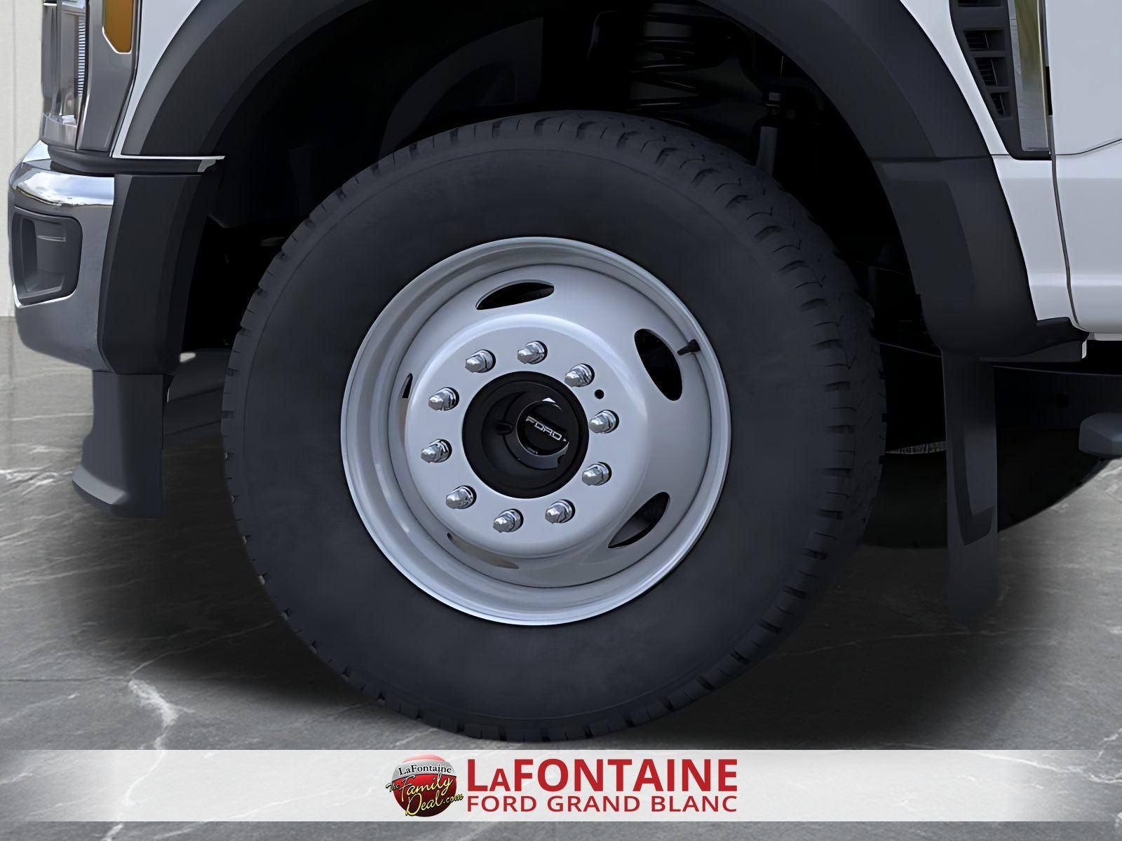 2025 Ford F-550 Super Duty Chassis Cab XL - Photo 19