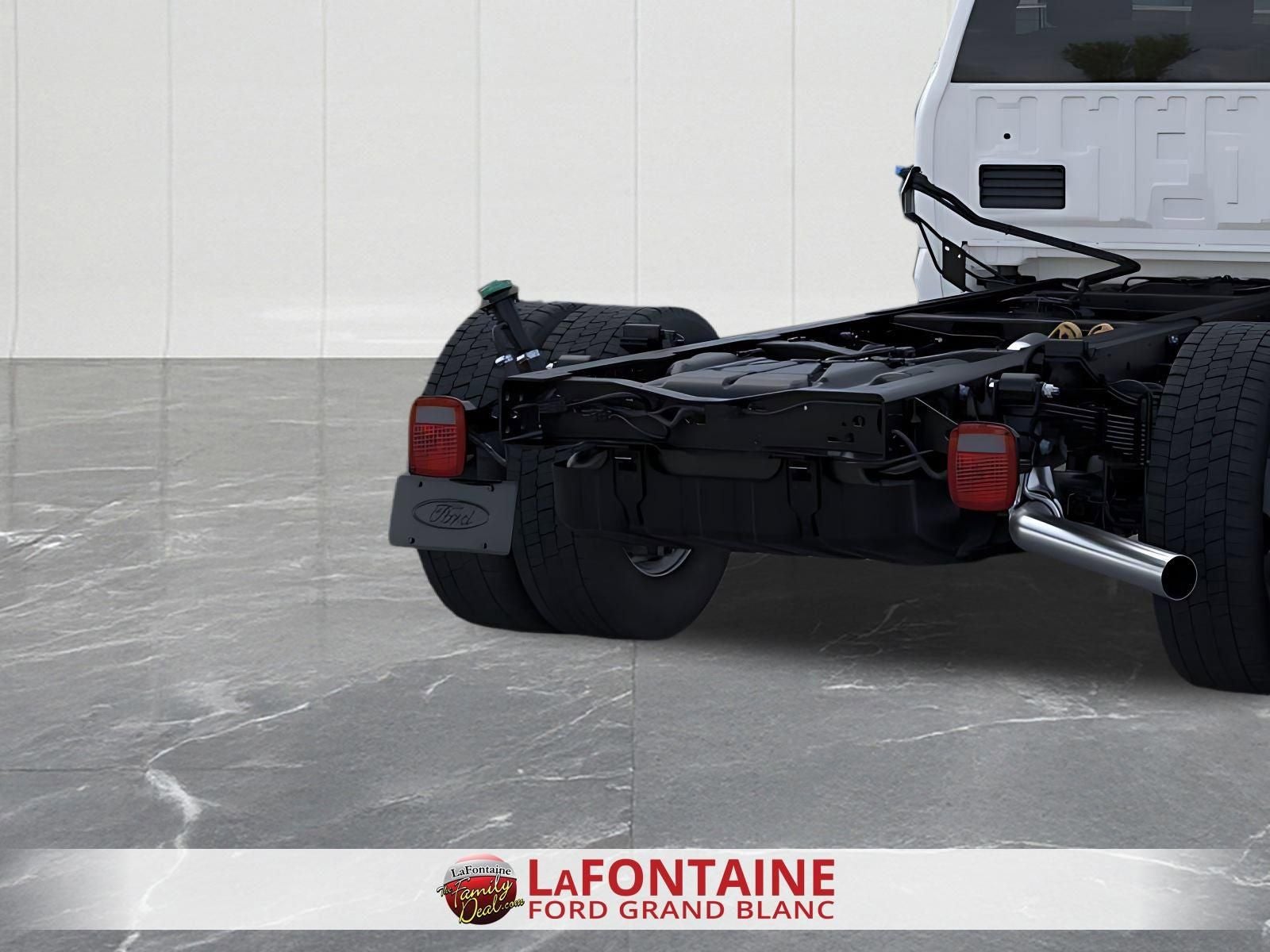 2025 Ford F-550 Super Duty Chassis Cab XL - Photo 21