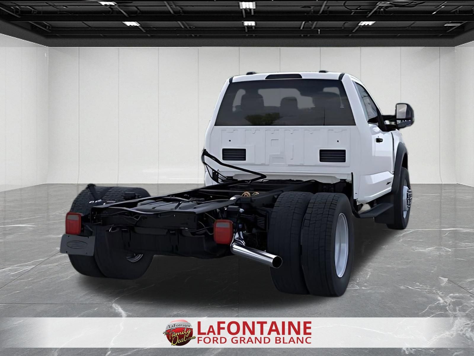 2025 Ford F-550 Super Duty Chassis Cab XL - Photo 8