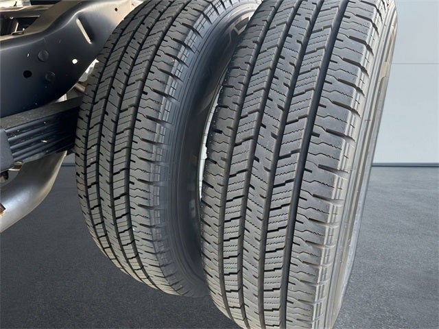 2025 Ford E-350SD Base Cutaway