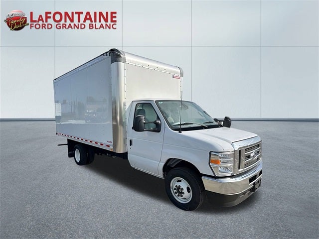 2025 Ford E-350SD Base Cutaway