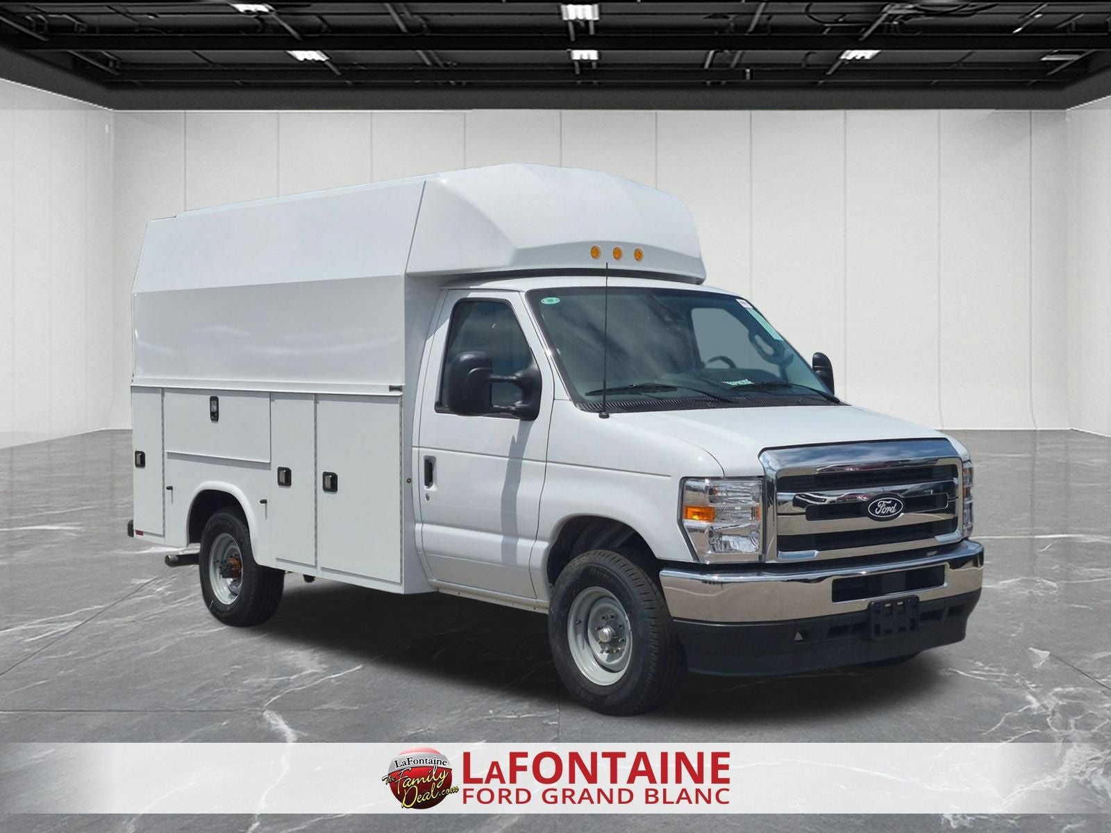 2027 Ford E-350SD Base Cutaway