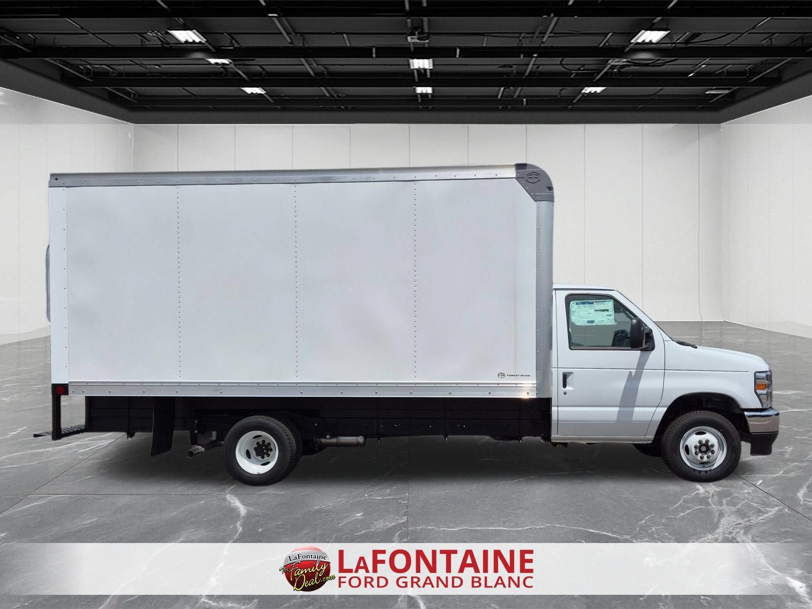 2027 Ford E-450SD Base