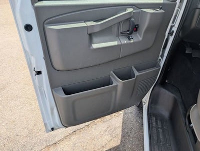 2025 Chevrolet Express Passenger 1LT