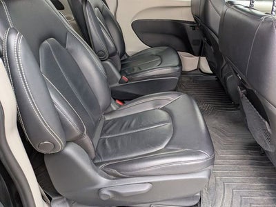 2022 Chrysler Pacifica Hybrid Touring L