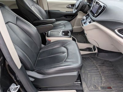 2022 Chrysler Pacifica Hybrid Touring L